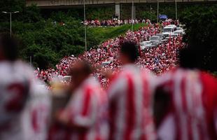 Torcidas lotam a Arena de Pernambuco para grande decis�o do Estadual