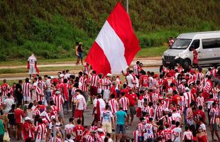 Torcidas lotam a Arena de Pernambuco para grande decis�o do Estadual