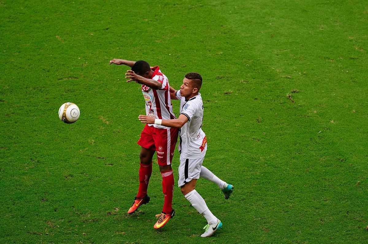 Em jogo tenso, N�utico segurou placar de 2 a 1 e levou ta�a estadual depois de 13 anos