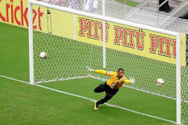 Em jogo tenso, Náutico segurou placar de 2 a 1 e levou taça estadual depois de 13 anos