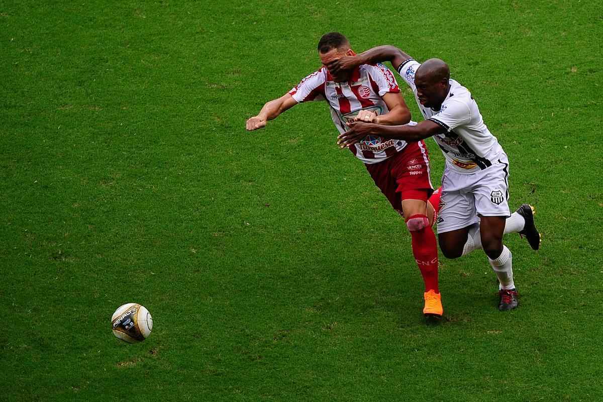 Em jogo tenso, N�utico segurou placar de 2 a 1 e levou ta�a estadual depois de 13 anos