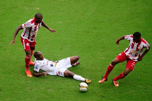 Em jogo tenso, Náutico segurou placar de 2 a 1 e levou taça estadual depois de 13 anos