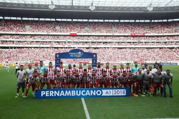 Em jogo tenso, Náutico segurou placar de 2 a 1 e levou taça estadual depois de 13 anos