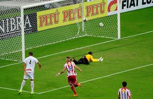 Em jogo tenso, N�utico segurou placar de 2 a 1 e levou ta�a estadual depois de 13 anos