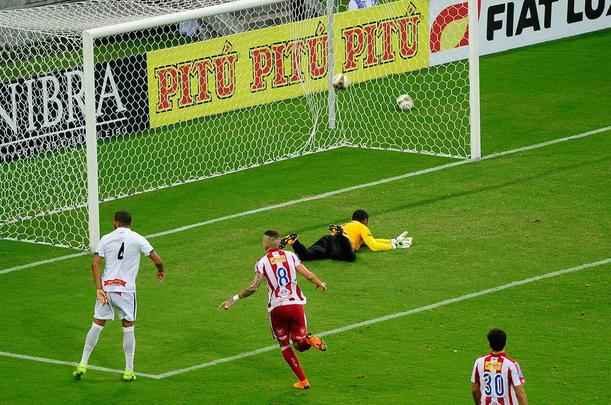 Em jogo tenso, Náutico segurou placar de 2 a 1 e levou taça estadual depois de 13 anos