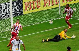 Em jogo tenso, N�utico segurou placar de 2 a 1 e levou ta�a estadual depois de 13 anos