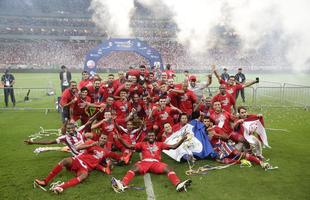 Jogadores e torcedores do Nutico fizeram a festa na Arena de Pernambuco