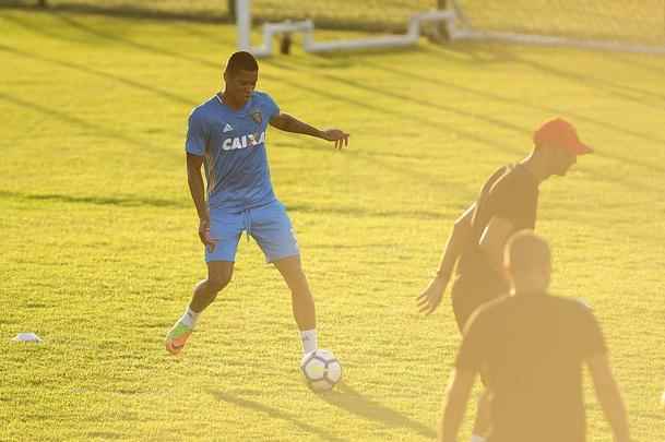 Aps fazer trs gols em 12 partidas pela Ferroviria, no Campeonato Paulista, Hygor acertou com o Sport at o fim da temporada