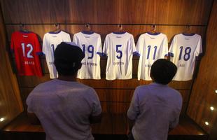 Atletas do Pernambuco Legends no lan�amento do uniforme para jogo contra o Barcelona Legends