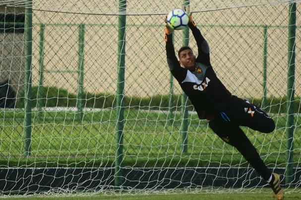 Menos de 24 horas depois de chegar no Recife, técnico comandou um trabalho no CT rubro-negro