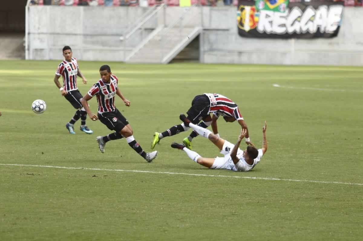 Equipes tiveram boas chances de gol, mas pecaram bastante na finaliza��o e ficaram no empate