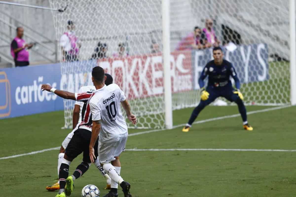 Equipes tiveram boas chances de gol, mas pecaram bastante na finaliza��o e ficaram no empate