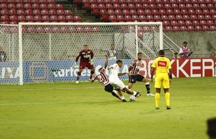 Equipes tiveram boas chances de gol, mas pecaram bastante na finaliza��o e ficaram no empate