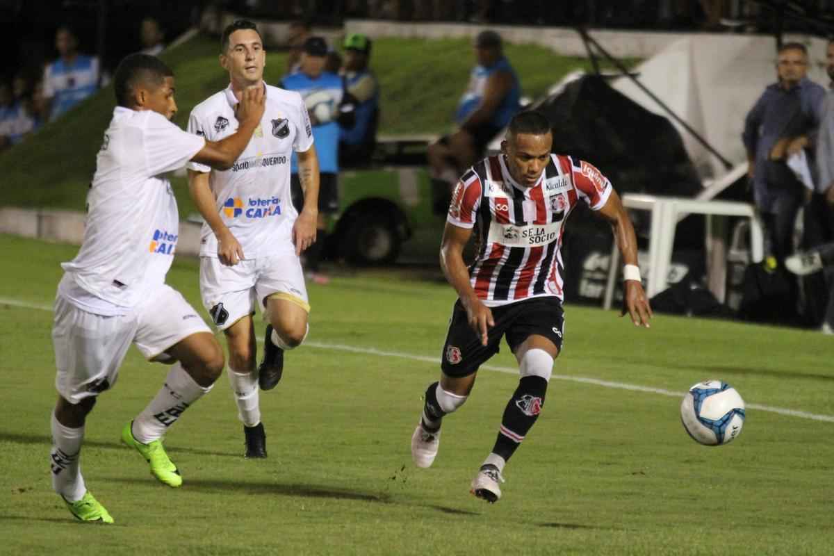 ABC e Santa Cruz fizeram nesta ter�a-feira a primeira partida das quartas de final da Copa do Nordeste, no est�dio Frasqueir�o