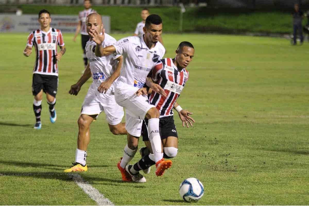 ABC e Santa Cruz fizeram nesta ter�a-feira a primeira partida das quartas de final da Copa do Nordeste, no est�dio Frasqueir�o