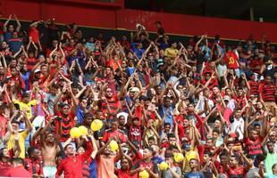 Le�o recebeu a torcida no �ltimo treino antes de enfrentar o Bahia pela quarta rodada do Campeonato Brasileiro da S�rie A.