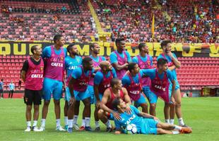 Le�o recebeu a torcida no �ltimo treino antes de enfrentar o Bahia pela quarta rodada do Campeonato Brasileiro da S�rie A.