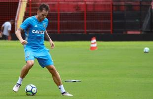Le�o recebeu a torcida no �ltimo treino antes de enfrentar o Bahia pela quarta rodada do Campeonato Brasileiro da S�rie A.
