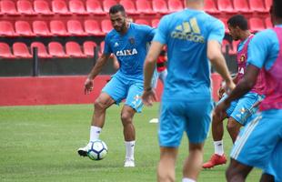 Le�o recebeu a torcida no �ltimo treino antes de enfrentar o Bahia pela quarta rodada do Campeonato Brasileiro da S�rie A.