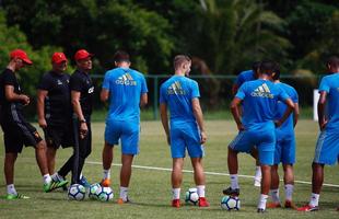 Elenco rubro-negro treinou nesta quinta-feira visando partida contra a Raposa, no Mineir�o