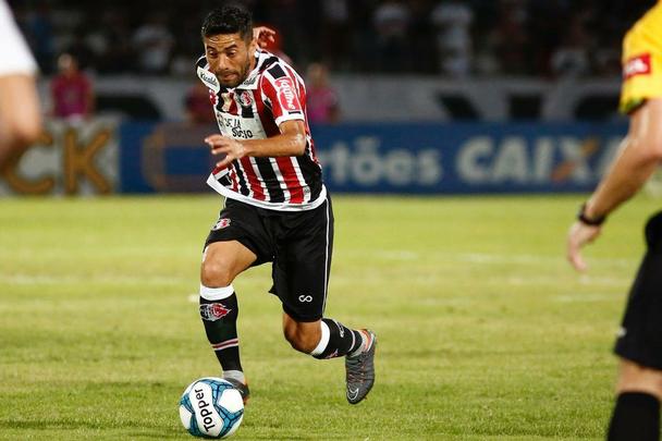 Na etapa complementar, o Tricolor sofreu mais um gol e chegou a precisar de seis gols para classificar. Hericles ainda diminuiu, mas o placar encerrou 4 a 1 para o ABC.