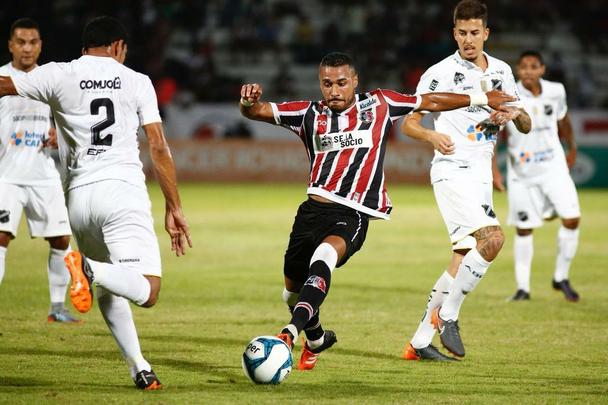 Na etapa complementar, o Tricolor sofreu mais um gol e chegou a precisar de seis gols para classificar. Hericles ainda diminuiu, mas o placar encerrou 4 a 1 para o ABC.