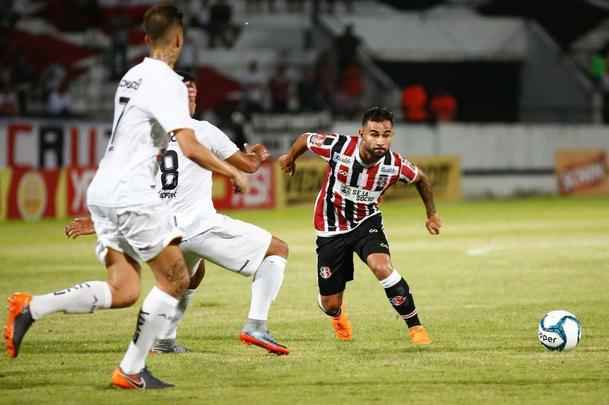 Na etapa complementar, o Tricolor sofreu mais um gol e chegou a precisar de seis gols para classificar. Hericles ainda diminuiu, mas o placar encerrou 4 a 1 para o ABC.