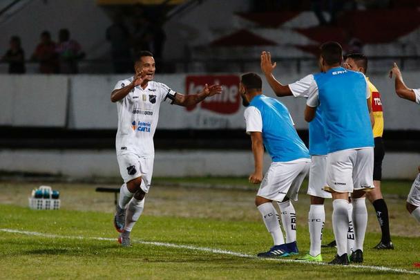 Na etapa complementar, o Tricolor sofreu mais um gol e chegou a precisar de seis gols para classificar. Hericles ainda diminuiu, mas o placar encerrou 4 a 1 para o ABC.