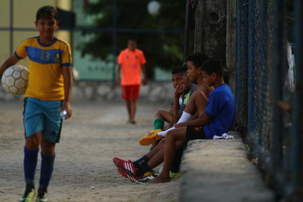 Campo de terra localizado no bairro da Torre, no Recife, reduto de peladeiros da regio, onde vrios talentos e histrias de vida se encontram diariamente