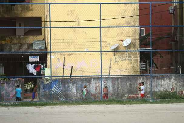 Campo de terra localizado no bairro da Torre, no Recife, reduto de peladeiros da regio, onde vrios talentos e histrias de vida se encontram diariamente