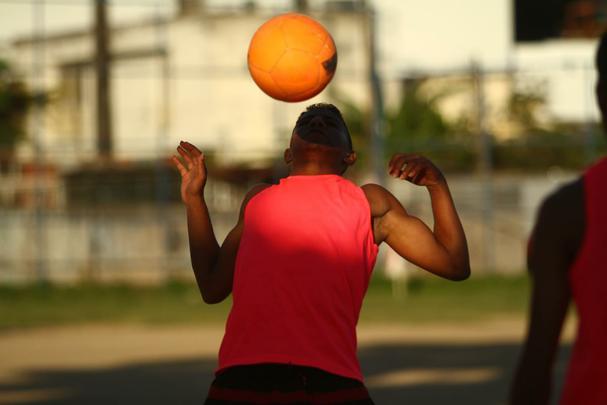 Campo de terra localizado no bairro da Torre, no Recife, reduto de peladeiros da regio, onde vrios talentos e histrias de vida se encontram diariamente