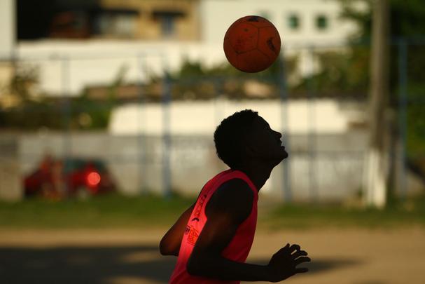 Campo de terra localizado no bairro da Torre, no Recife, reduto de peladeiros da regio, onde vrios talentos e histrias de vida se encontram diariamente