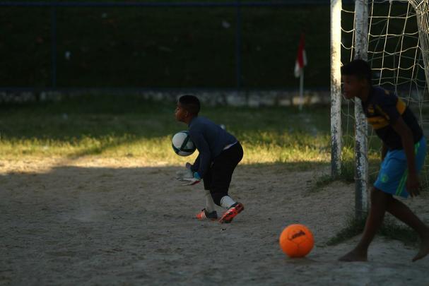Campo de terra localizado no bairro da Torre, no Recife, reduto de peladeiros da regio, onde vrios talentos e histrias de vida se encontram diariamente