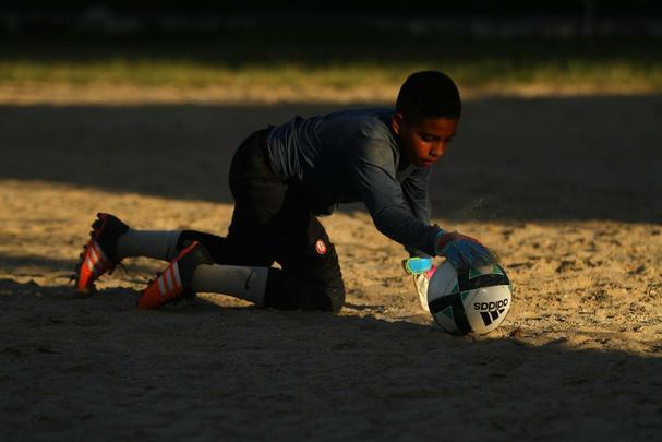 Campo de terra localizado no bairro da Torre, no Recife, reduto de peladeiros da regio, onde vrios talentos e histrias de vida se encontram diariamente