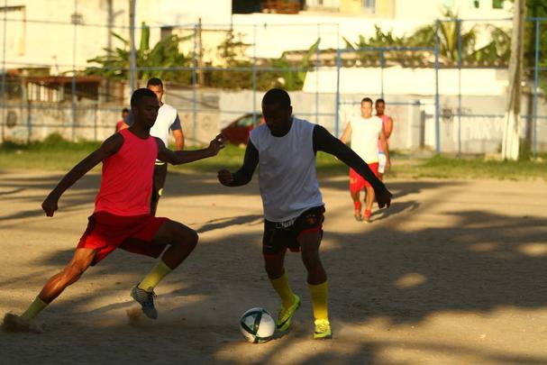 Campo de terra localizado no bairro da Torre, no Recife, reduto de peladeiros da regio, onde vrios talentos e histrias de vida se encontram diariamente