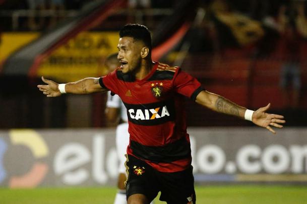 Após um início de jogo aberto, com o Sport realizando marcação alta e o Atlético-MG apostando na velocidade dos atacantes, o Leão largou na frente na etapa inicial e abriu o placar com Rogério.