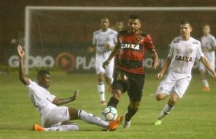 No segundo tempo, as duas equipes voltaram ainda mais ofensivas, em um jogo franco de ambos os lados. O Galo aproveitou os erros da defesa rubro-negra e conseguiu virar o placar para 2 a 1, com gols de Cazares e Ricardo Oliveira. O Sport, ent�o, despertou na partida, retomou o ritmo ofensivo e virou o placar novamente, com gols de Gabriel e Michel Bastos em cobran�a de p�nalti.
