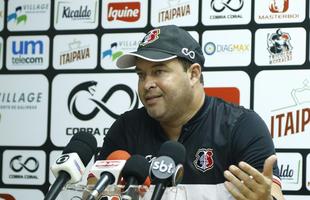 De olho no retorno ao G4, Santa Cruz realizou �ltimo treino antes de enfrentar o Juazeirense na tarde desta sexta-feira; as imagens foram feitas nos 15 minutos abertos aos rep�rteres, antes ent�o de o treinador fechar o treino � imprensa