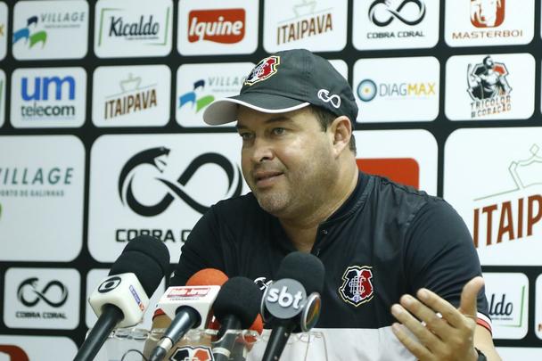 De olho no retorno ao G4, Santa Cruz realizou último treino antes de enfrentar o Juazeirense na tarde desta sexta-feira; as imagens foram feitas nos 15 minutos abertos aos repórteres, antes então de o treinador fechar o treino à imprensa