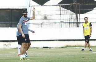 De olho no retorno ao G4, Santa Cruz realizou �ltimo treino antes de enfrentar o Juazeirense na tarde desta sexta-feira; as imagens foram feitas nos 15 minutos abertos aos rep�rteres, antes ent�o de o treinador fechar o treino � imprensa