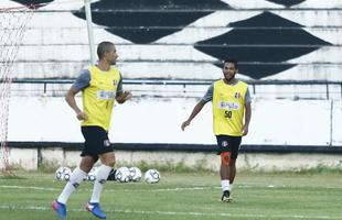 De olho no retorno ao G4, Santa Cruz realizou �ltimo treino antes de enfrentar o Juazeirense na tarde desta sexta-feira; as imagens foram feitas nos 15 minutos abertos aos rep�rteres, antes ent�o de o treinador fechar o treino � imprensa