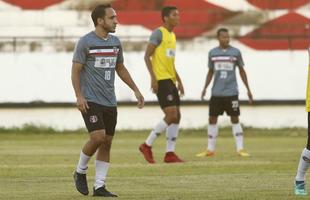 De olho no retorno ao G4, Santa Cruz realizou �ltimo treino antes de enfrentar o Juazeirense na tarde desta sexta-feira; as imagens foram feitas nos 15 minutos abertos aos rep�rteres, antes ent�o de o treinador fechar o treino � imprensa