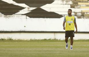 De olho no retorno ao G4, Santa Cruz realizou �ltimo treino antes de enfrentar o Juazeirense na tarde desta sexta-feira; as imagens foram feitas nos 15 minutos abertos aos rep�rteres, antes ent�o de o treinador fechar o treino � imprensa