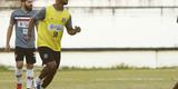 De olho no retorno ao G4, Santa Cruz realizou �ltimo treino antes de enfrentar o Juazeirense na tarde desta sexta-feira; as imagens foram feitas nos 15 minutos abertos aos rep�rteres, antes ent�o de o treinador fechar o treino � imprensa
