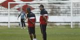 De olho no retorno ao G4, Santa Cruz realizou �ltimo treino antes de enfrentar o Juazeirense na tarde desta sexta-feira; as imagens foram feitas nos 15 minutos abertos aos rep�rteres, antes ent�o de o treinador fechar o treino � imprensa