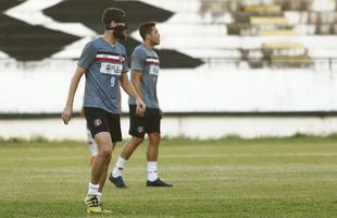 De olho no retorno ao G4, Santa Cruz realizou �ltimo treino antes de enfrentar o Juazeirense na tarde desta sexta-feira; as imagens foram feitas nos 15 minutos abertos aos rep�rteres, antes ent�o de o treinador fechar o treino � imprensa