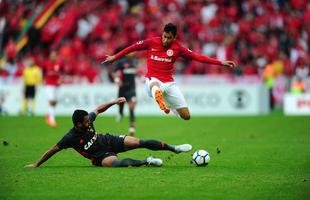 Jogando fora de casa, Le�o suportou press�o do advers�rio e garantiu mais um ponto importante na disputa pelo Campeonato Brasileiro