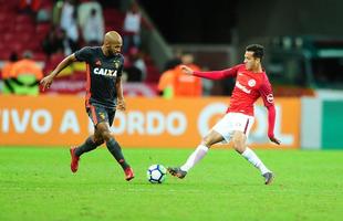 Jogando fora de casa, Leo suportou presso do adversrio e garantiu mais um ponto importante na disputa pelo Campeonato Brasileiro