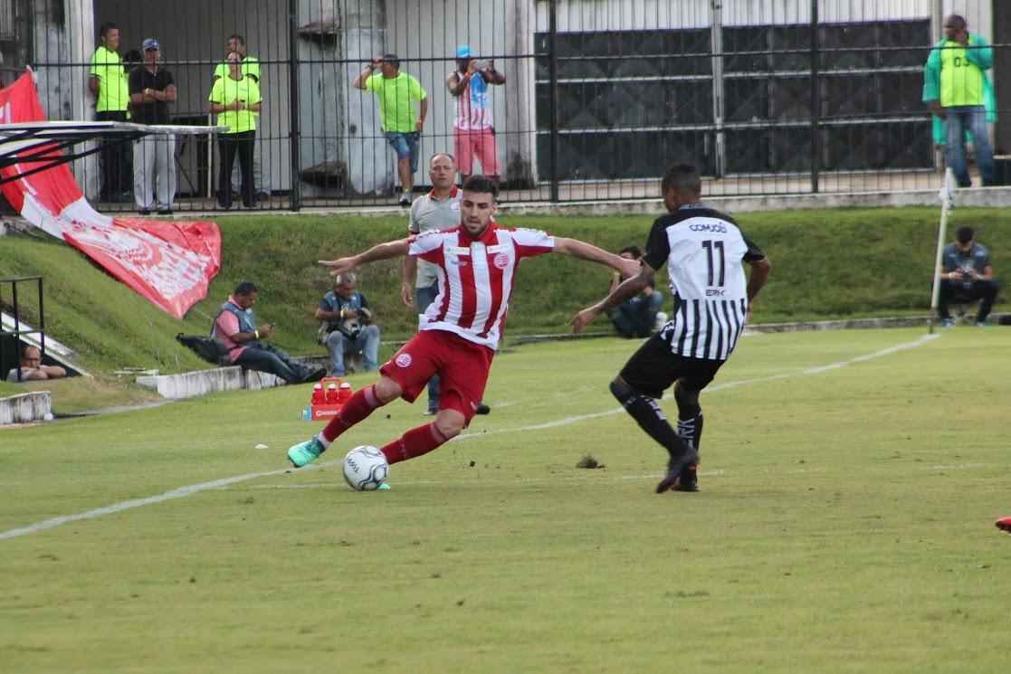 Em jogo onde a defesa timbu apresentou erros e nervosismo, o N�utico saiu derrotado mais uma vez na S�rie C e segue amea�ado pelo rebaixamento � S�rie D do Nacional.