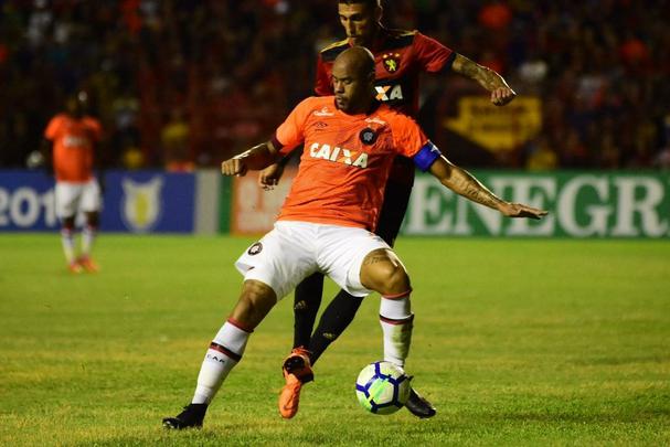 Rubro-negros disputam confronto de estilos táticos opostos na Ilha do Retiro